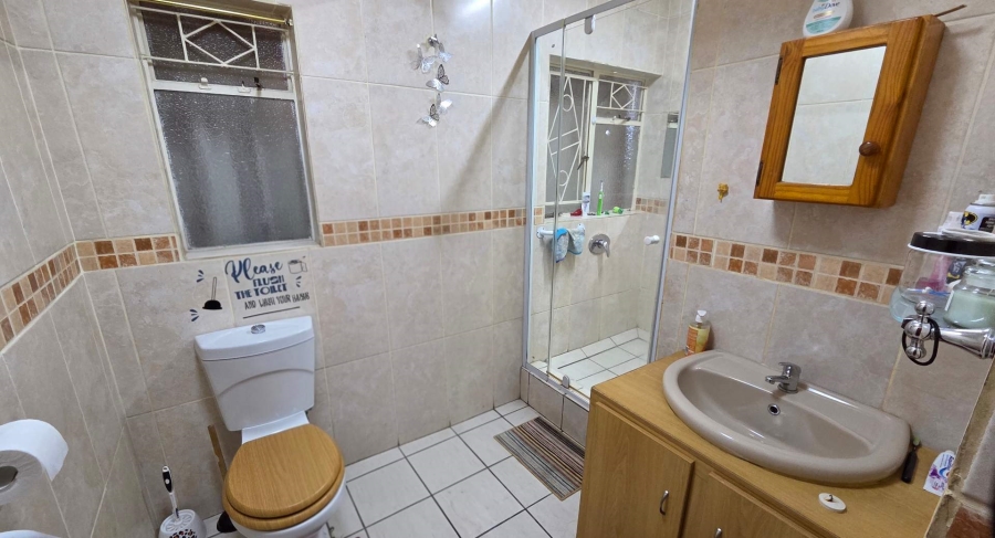 To Let 3 Bedroom Property for Rent in Fleurdal Free State